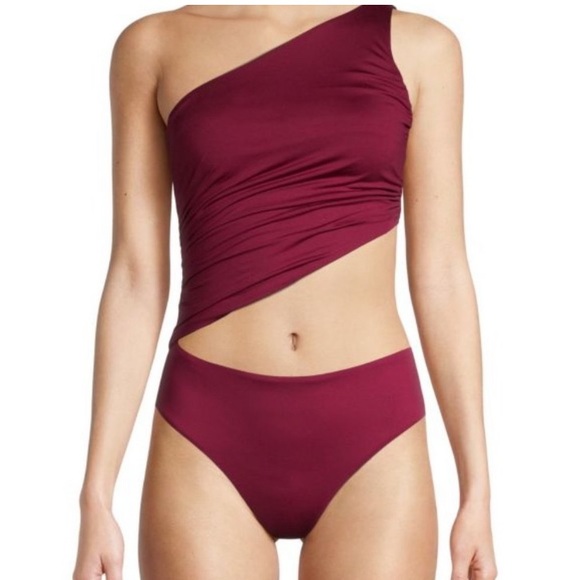 Agua Bendita Trini One Piece